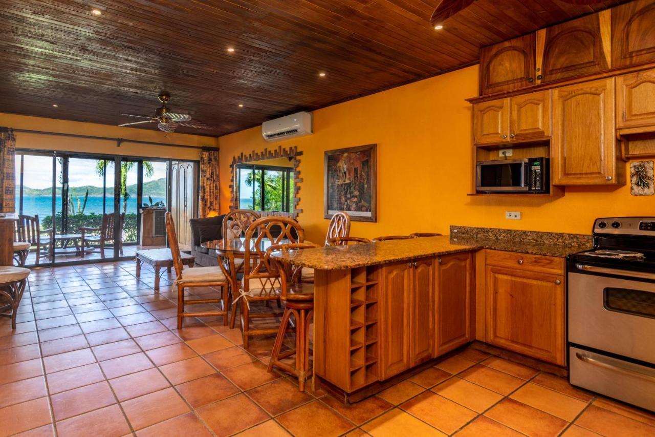 Warm Interiors And Orange Hues On Ground Floor In Front Of Beach Playa Flamingo Kültér fotó