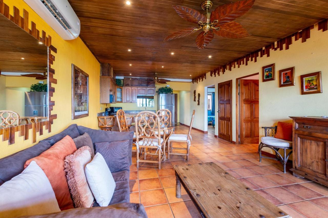 Warm Interiors And Orange Hues On Ground Floor In Front Of Beach Playa Flamingo Kültér fotó