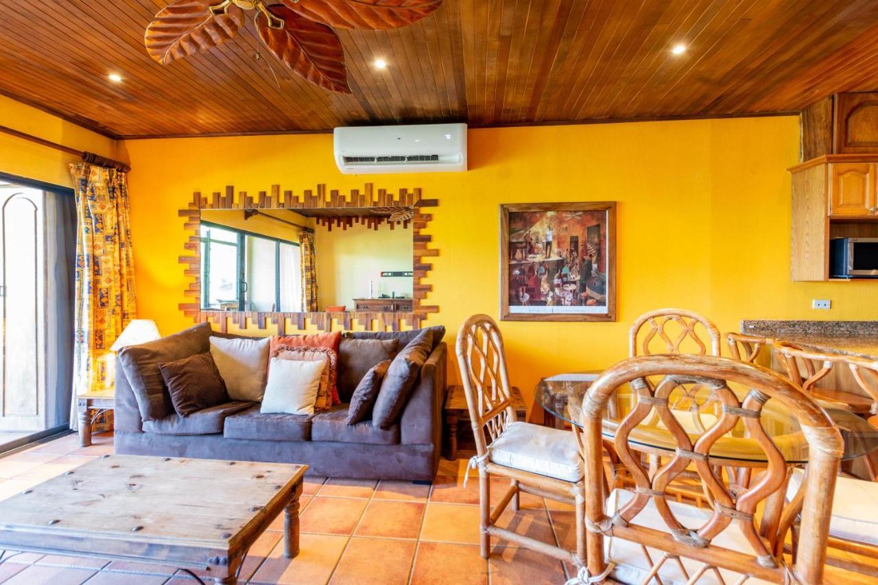 Warm Interiors And Orange Hues On Ground Floor In Front Of Beach Playa Flamingo Kültér fotó