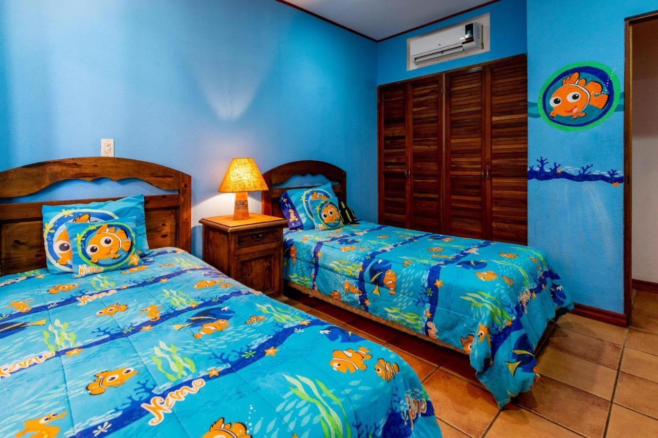 Warm Interiors And Orange Hues On Ground Floor In Front Of Beach Playa Flamingo Kültér fotó