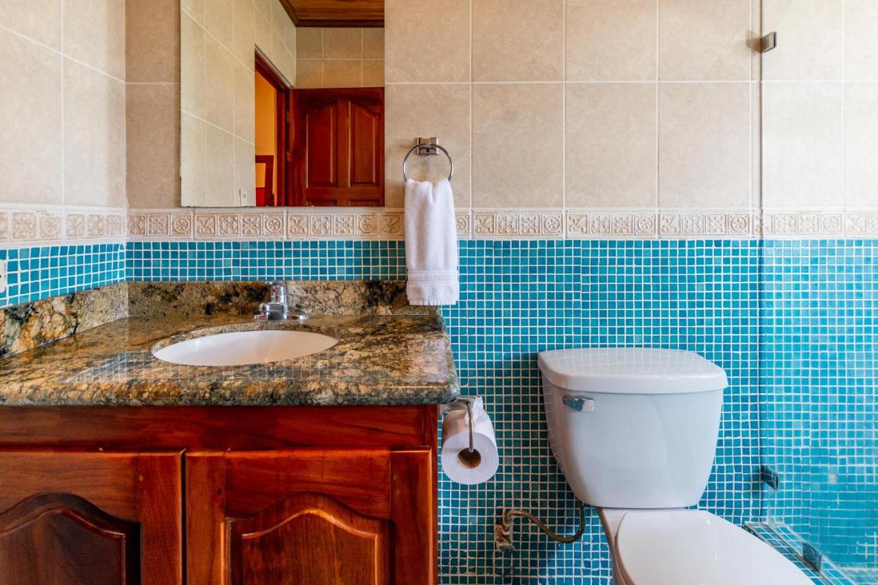 Warm Interiors And Orange Hues On Ground Floor In Front Of Beach Playa Flamingo Kültér fotó